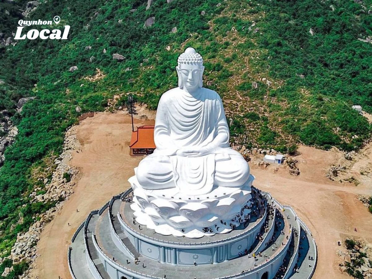 Tượng Phật ngồi cao 69m