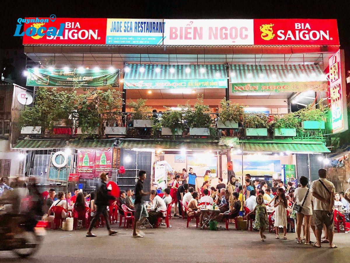 Không gian nhà hàng Biển Ngọc