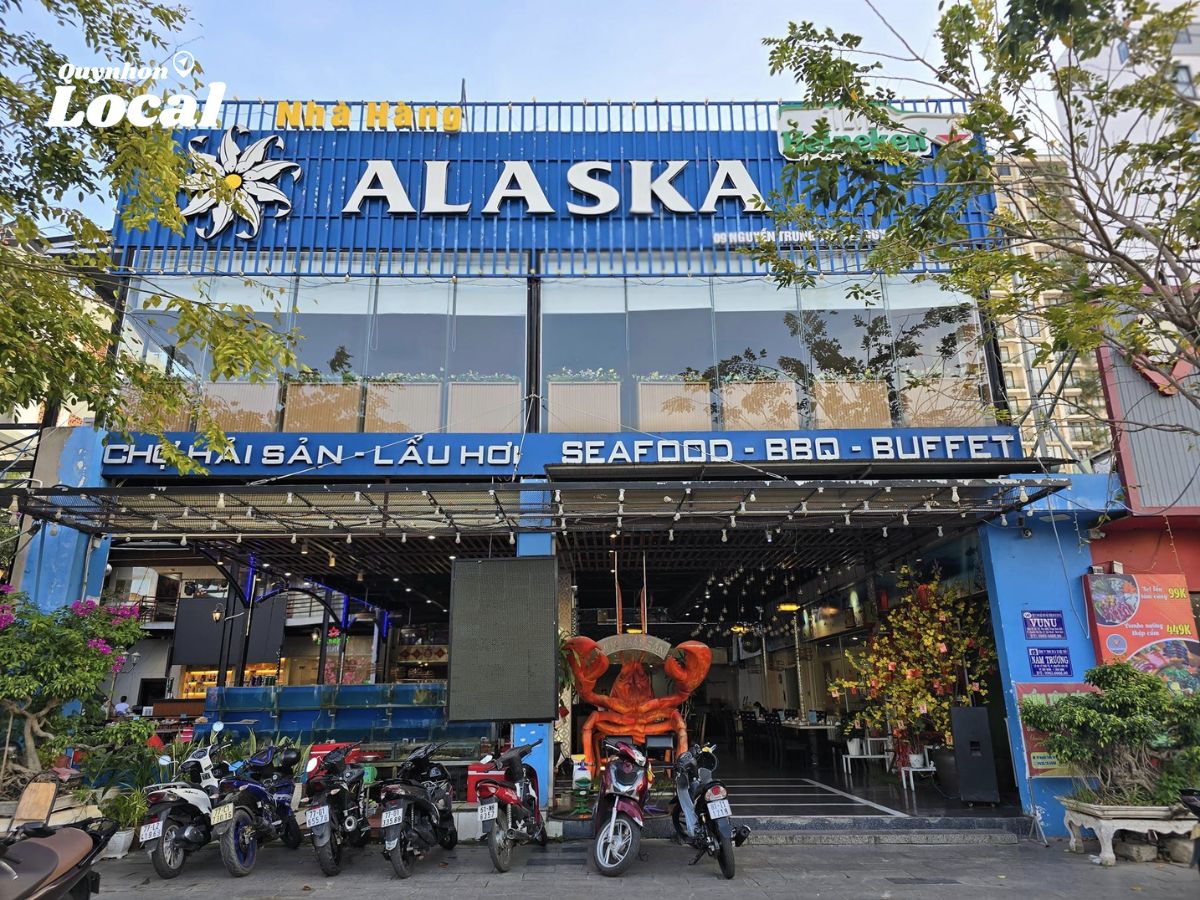 Không gian nhà hàng Alaska