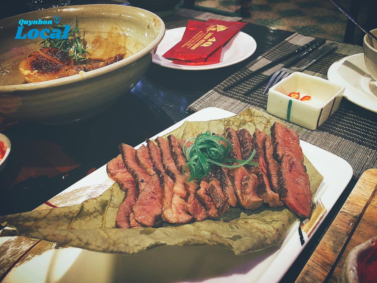 Menu đa dạng các món ăn Á, Âu sang trọng