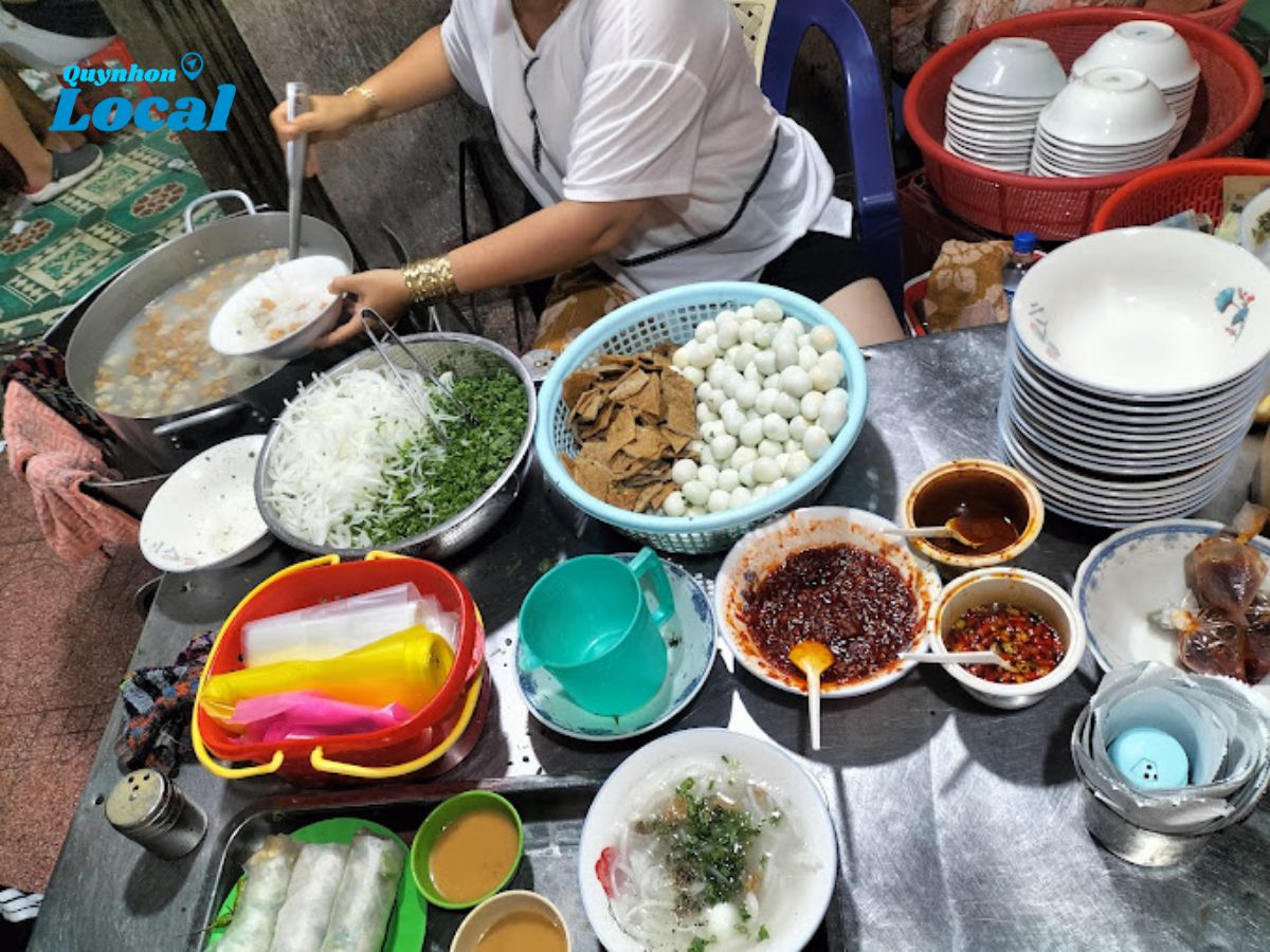 Chả cá tươi ngon cùng nước lèo đậm vị