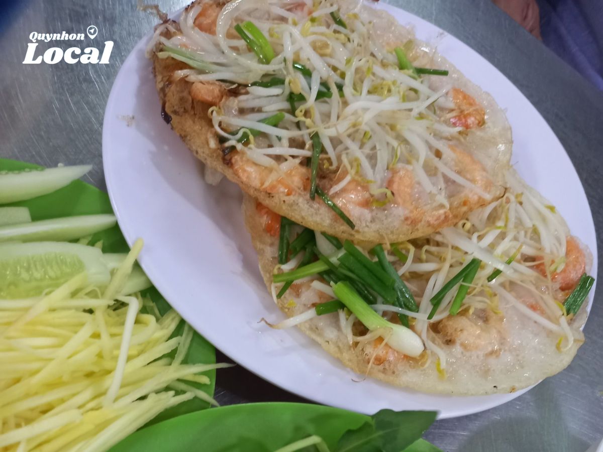 Hình ảnh bắt mắt của món bánh xèo tôm nhảy