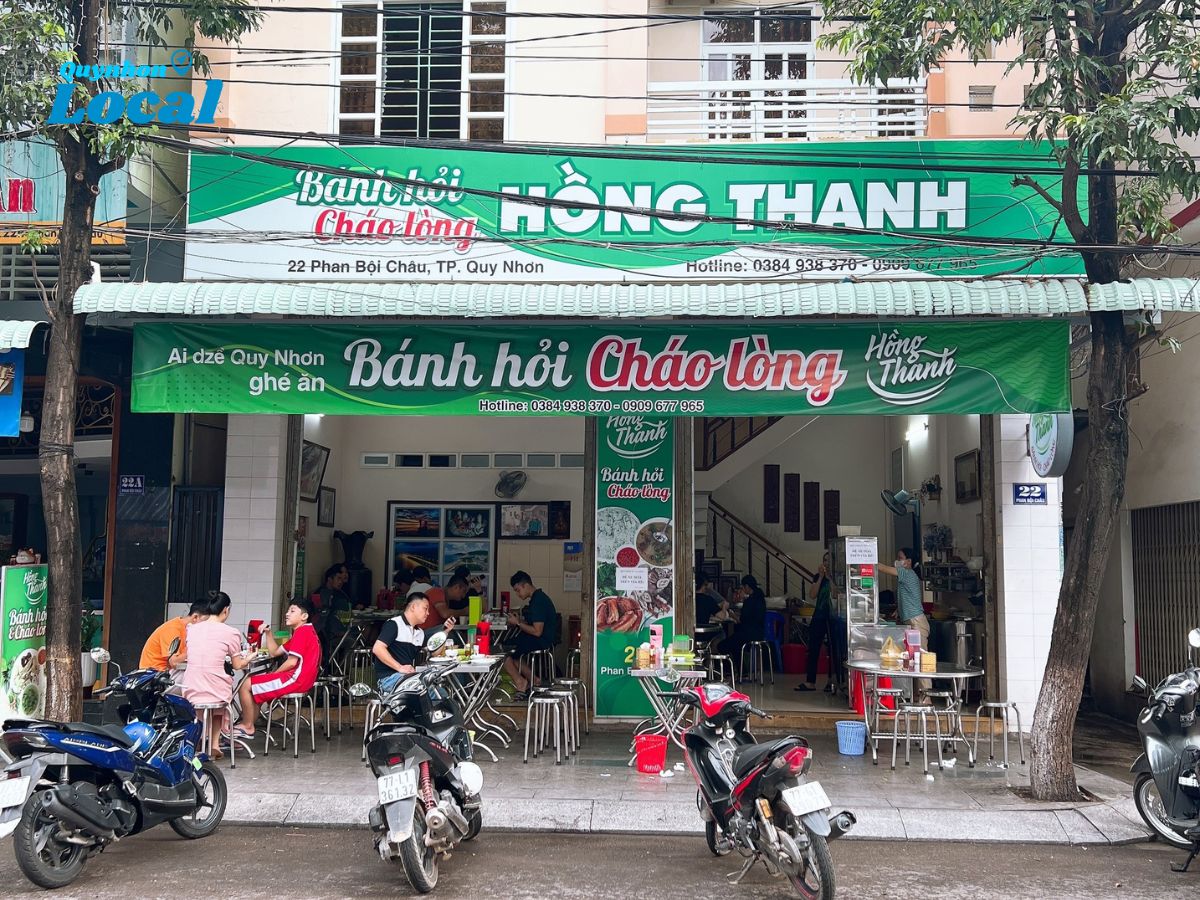 Không gian quán thoáng mát