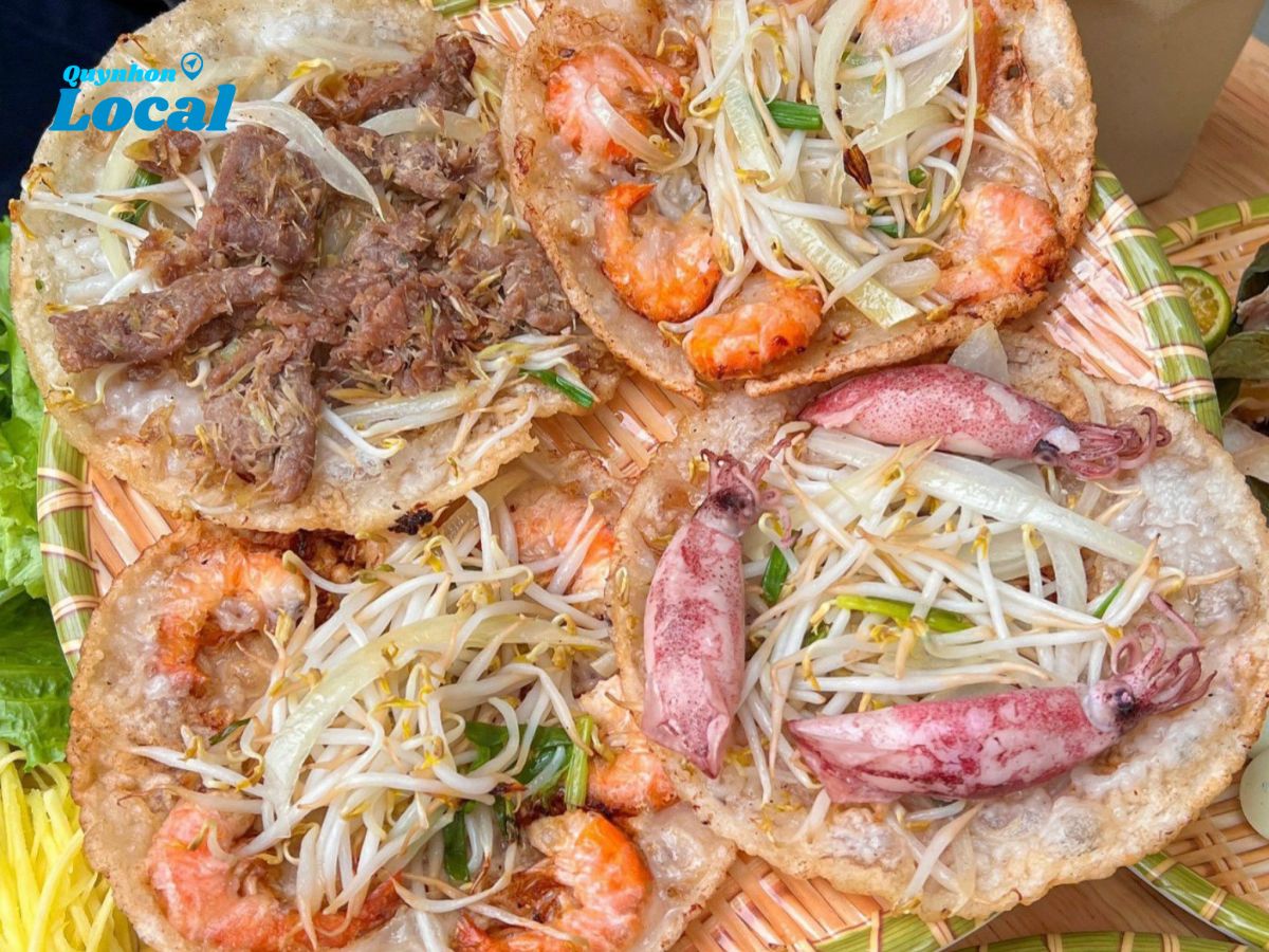 Đặc sản Quy Nhơn - Bánh xèo tôm nhảy