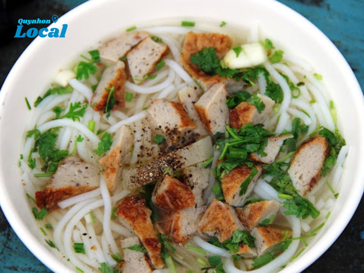 Nước lèo đậm đà, ngọt từ cá