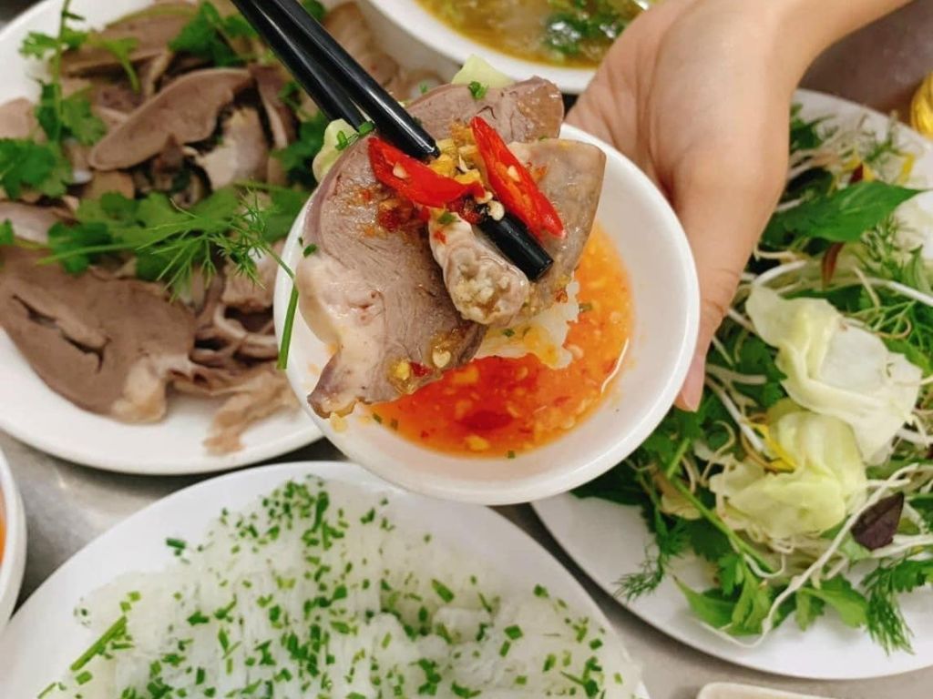 Ăn gì ở Quy Nhơn