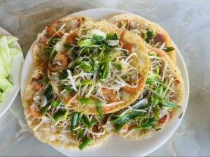 Bánh xèo tôm nhảy Bà Năm Mỹ Cang