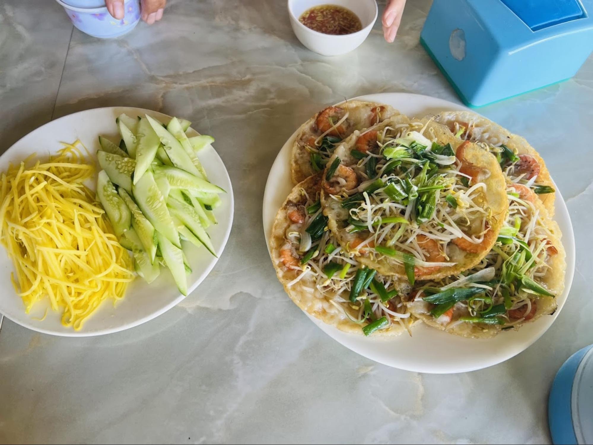 Bánh xèo tôm nhảy Phước Sơn