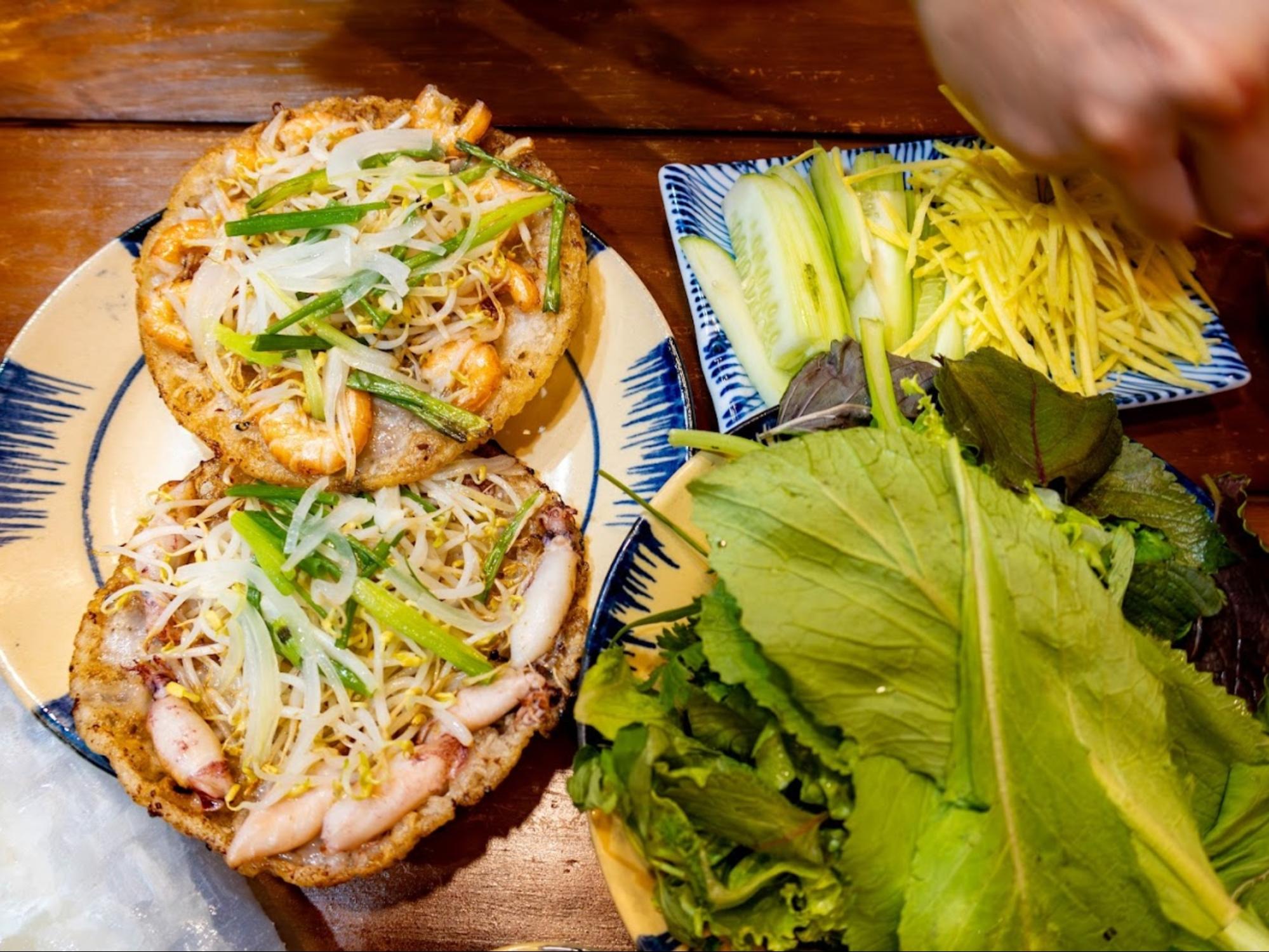 Bánh xèo tôm nhảy Ngọc Liên