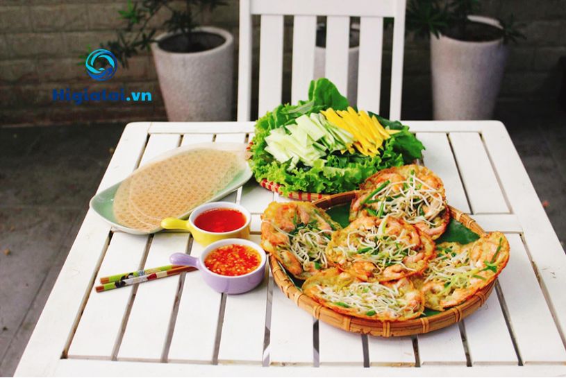 Bánh xèo tôm nhảy Quy Nhơn