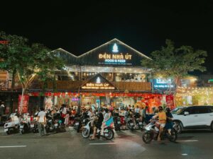 Đèn Nhà Út Food & Beer Quy Nhơn
