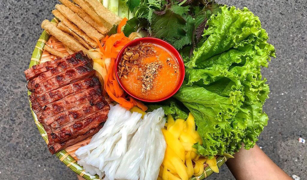 nem nướng cô năm