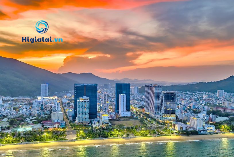 Có nên đi tour ghép để đến Eo Gió hay không?