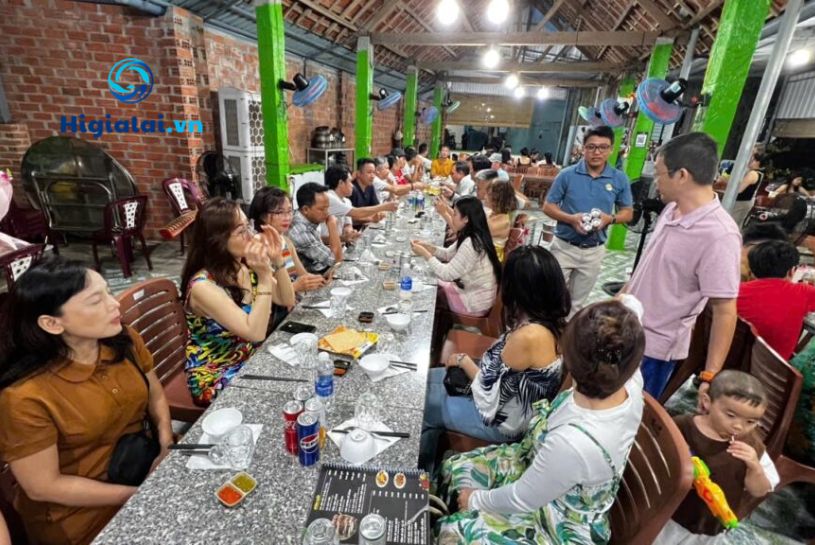 quán hải sản ngon ở Eo Gió Quy Nhơn