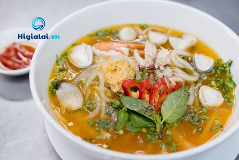 bánh canh quy nhơn